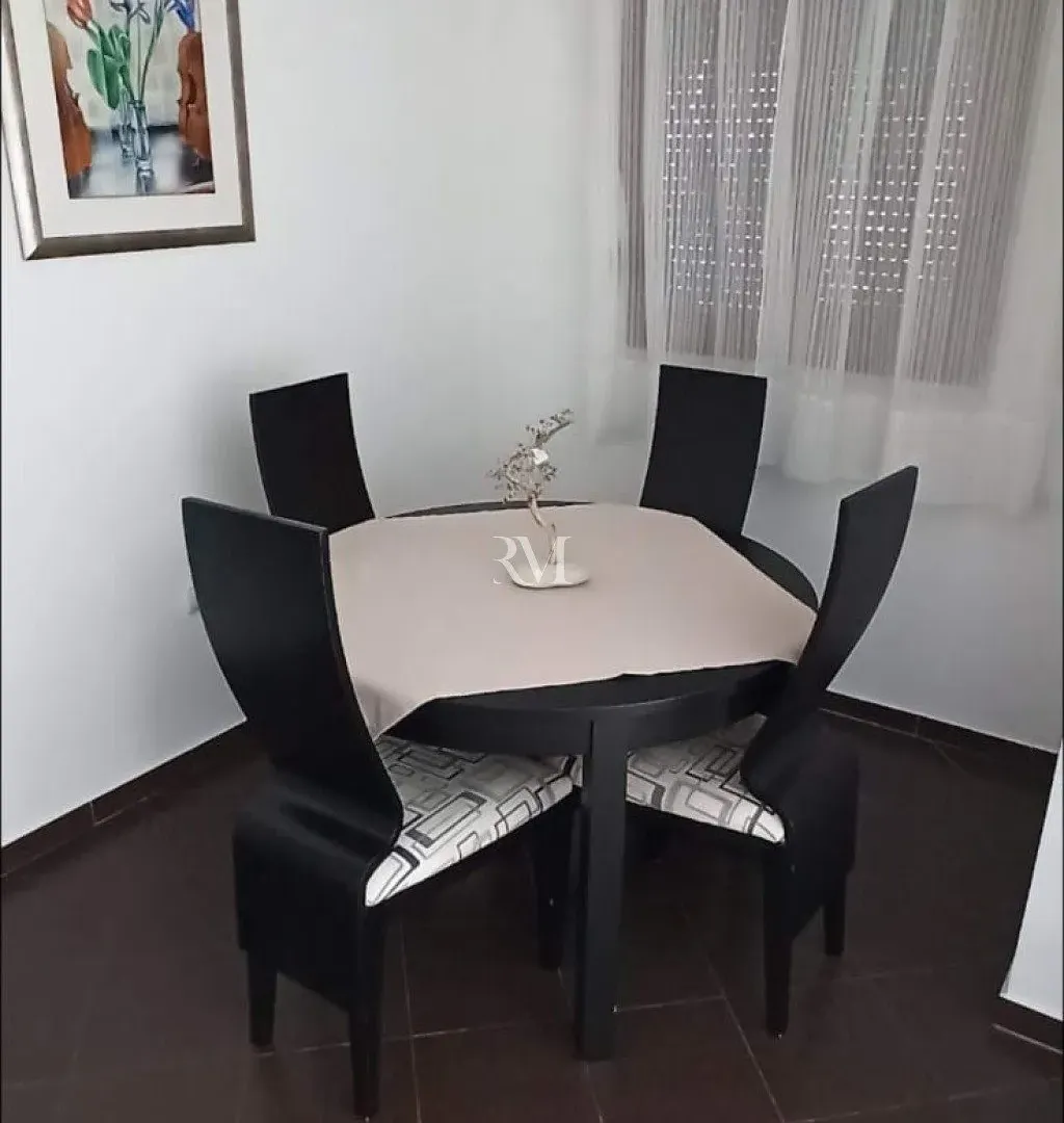 Izdavanje, dvosoban stan, 60m², Pod Kuk, Tivat