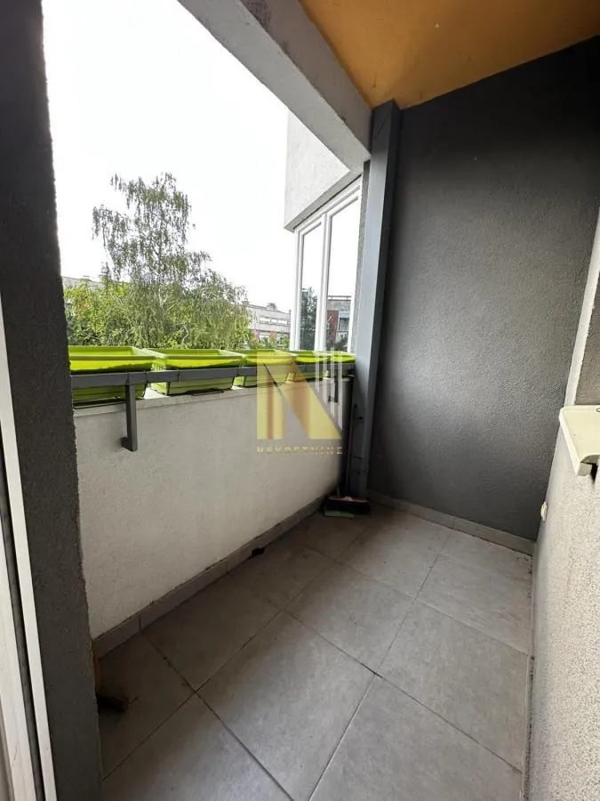 Izdavanje, jednosoban stan, 36m², Adamovićevo Naselje, Novi Sad Sve Podlokacije