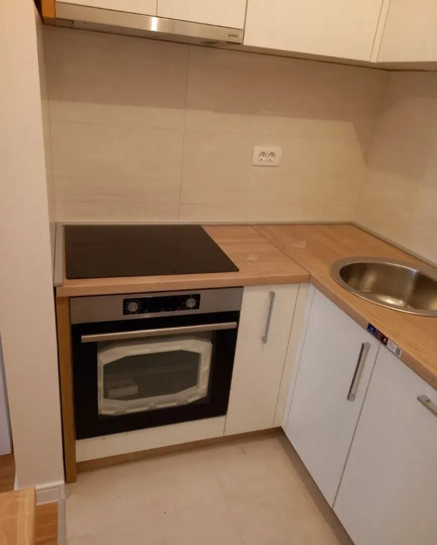 Izdavanje, jednosoban stan, 47m², Central Point, Podgorica
