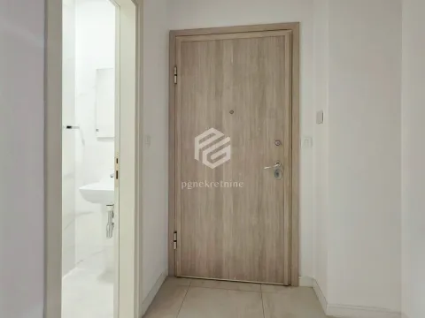 Rent, two bedroom apartment, 71m², Central Point, Podgorica - image 7