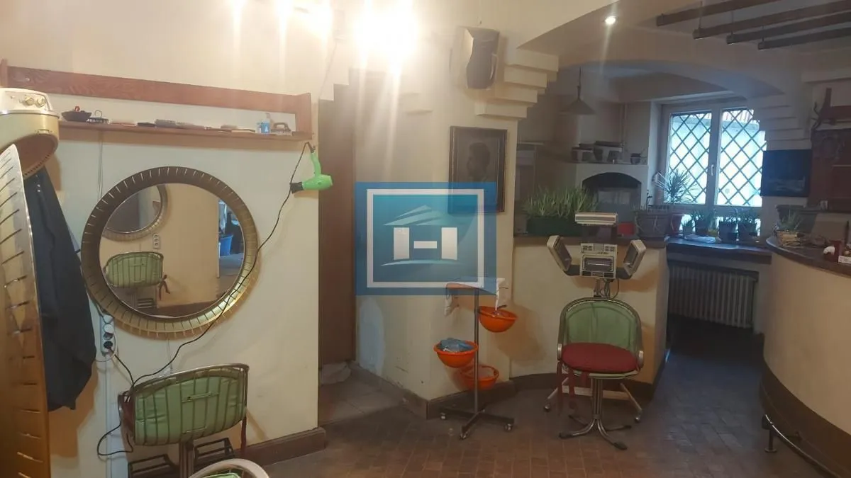 Sale, office space, 66m², Čubura, Beograd