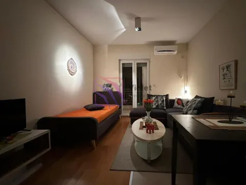 Rent, studio apartment, 29m², Blok 6, Podgorica - image 8