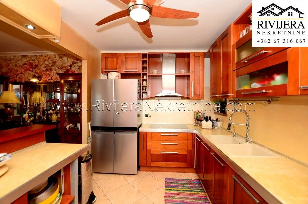 Prodaja, kuća, 296m², Centar, Herceg Novi