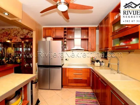 Prodaja, kuća, 296m², Centar, Herceg Novi - image 12