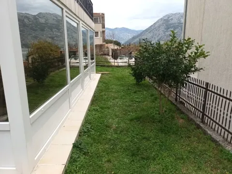 Prodaja, dvosoban stan, 70m², Prčanj, Kotor - image 10