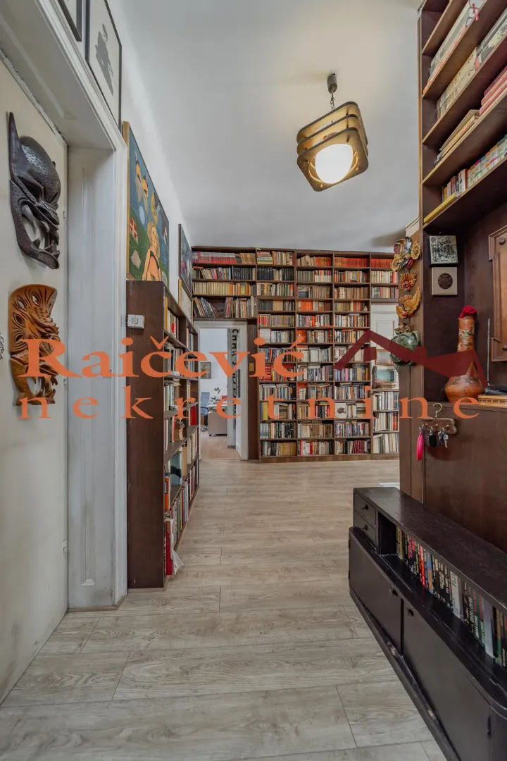 Sale, four bedroom apartment, 139m², Stari Grad, Beograd