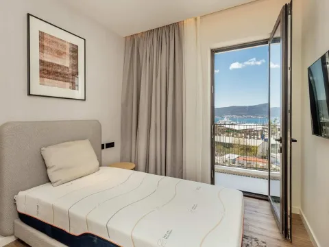 Sale, two bedroom apartment, 86m², Porto Montenegro, Tivat - image 12