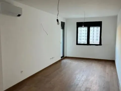 Prodaja, jednosoban stan, 52m², Tološi, Podgorica - image 2