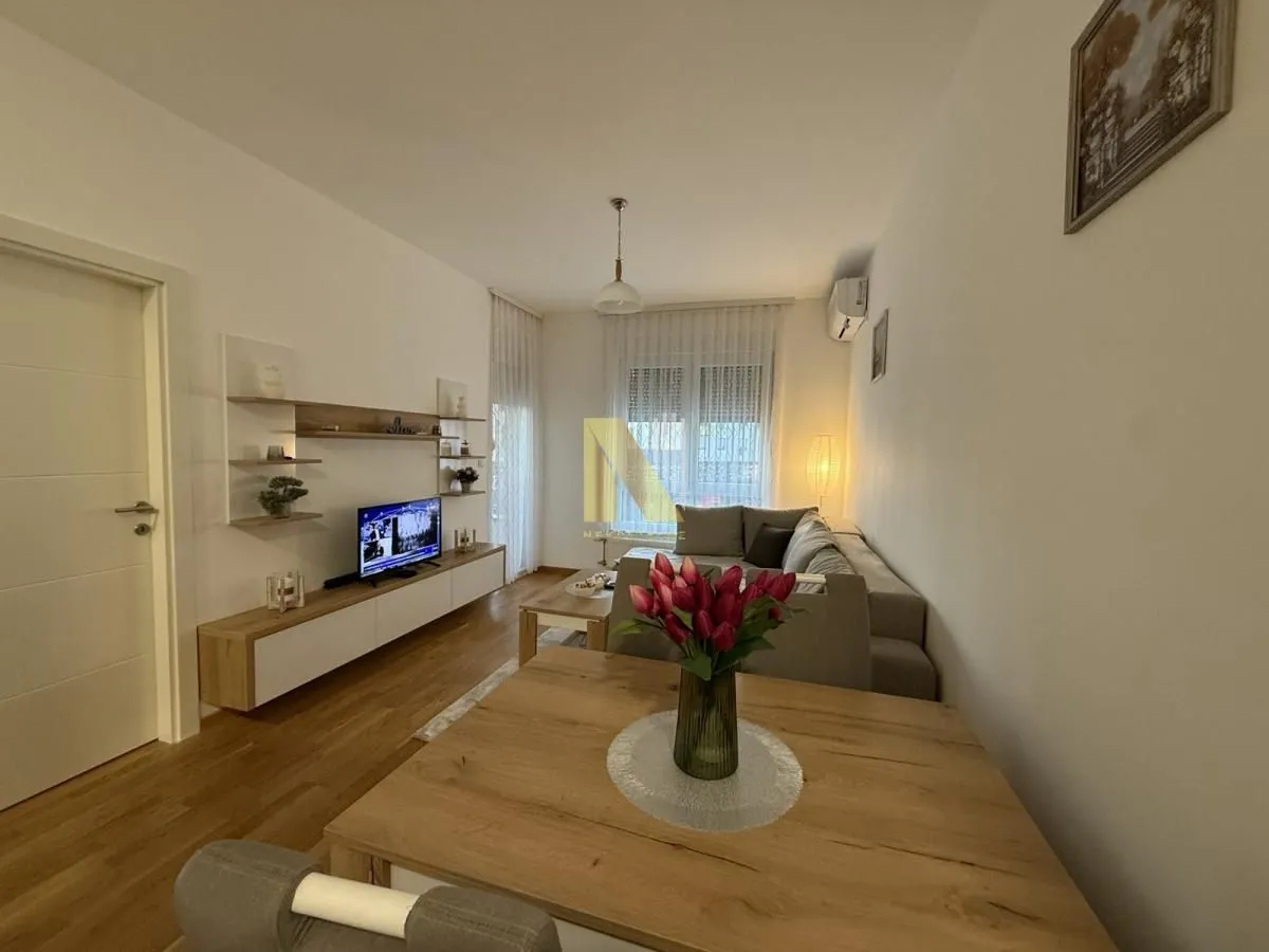 Izdavanje, dvosoban stan, 37m², Adamovićevo Naselje, Novi Sad Sve Podlokacije