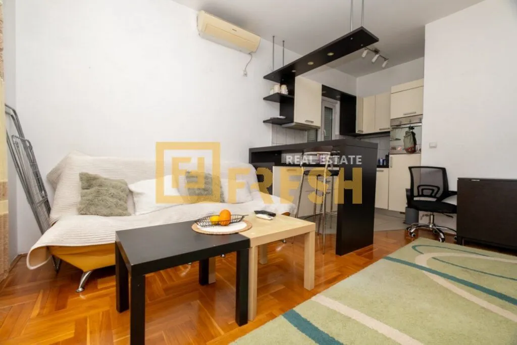 Prodaja, dvosoban stan, 50m², Tološi, Podgorica