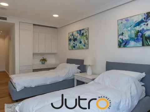 Prodaja, trosoban stan, 237m², Centar, Bar - image 12