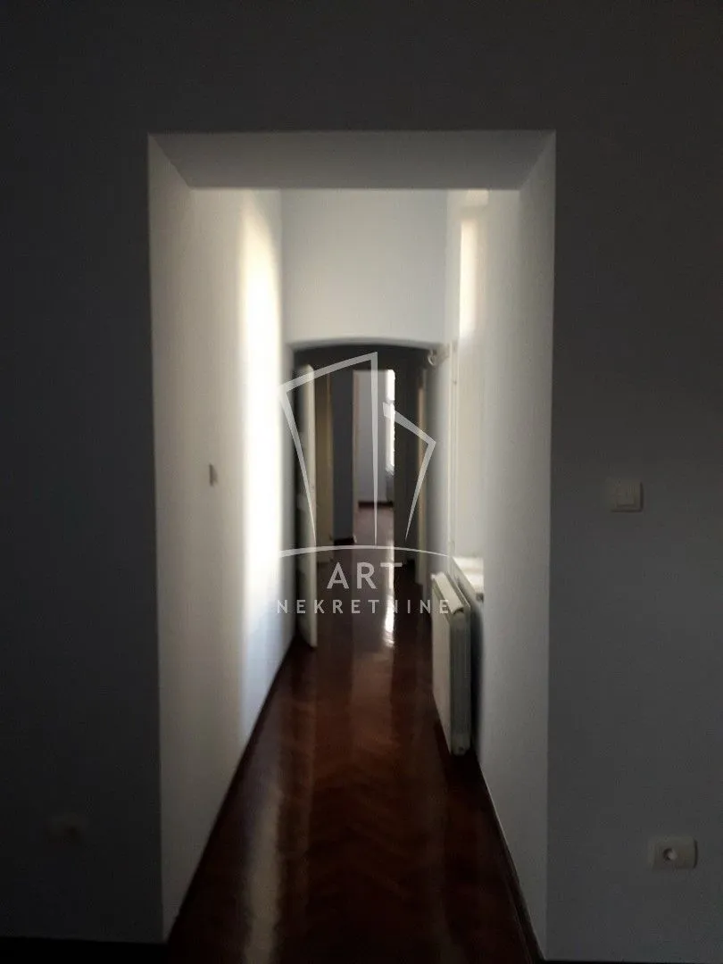 Sale, five bedroom apartment, 180m², Savski Venac, Beograd