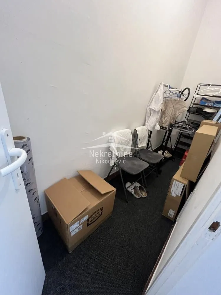 Rent, office space, 136m², Čukarica, Beograd
