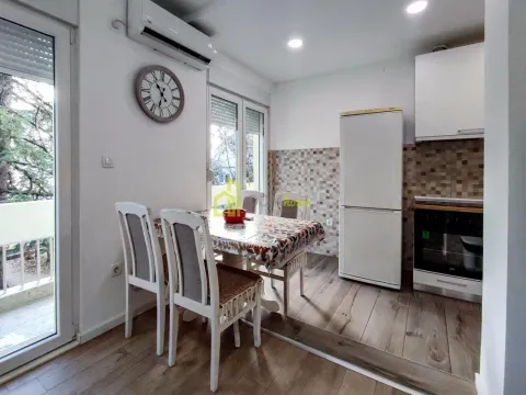 Izdavanje, dvosoban stan, 74m², Pobrežje, Podgorica - image 6