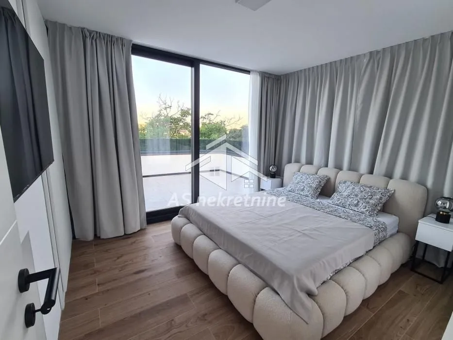 Rent, three bedroom apartment, 360m², Savski Venac, Beograd