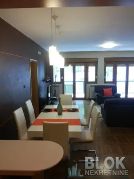 Rent, four bedroom apartment, 150m², Podgorica, Crna Gora - image 13
