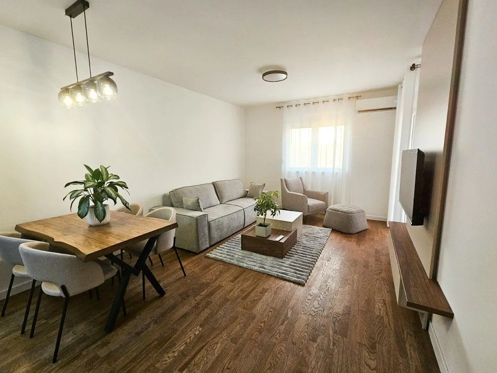 Izdavanje, jednosoban stan, 46m², Stari Aerodrom, Podgorica