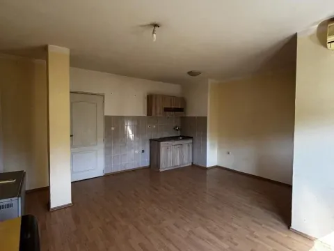 Izdavanje, dvosoban stan, 45m², Medijana, Niš