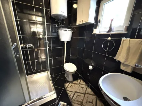 Rent, house, 300m², Zagorič, Podgorica - image 17