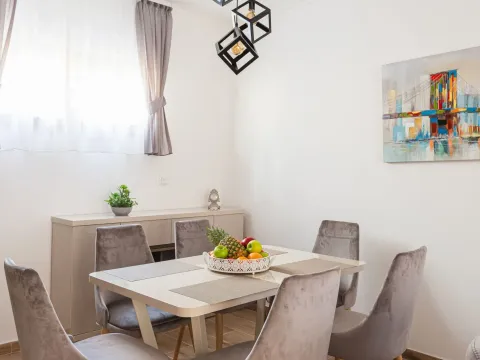 Prodaja, stan, 87m², Budva, Crna Gora - image 2