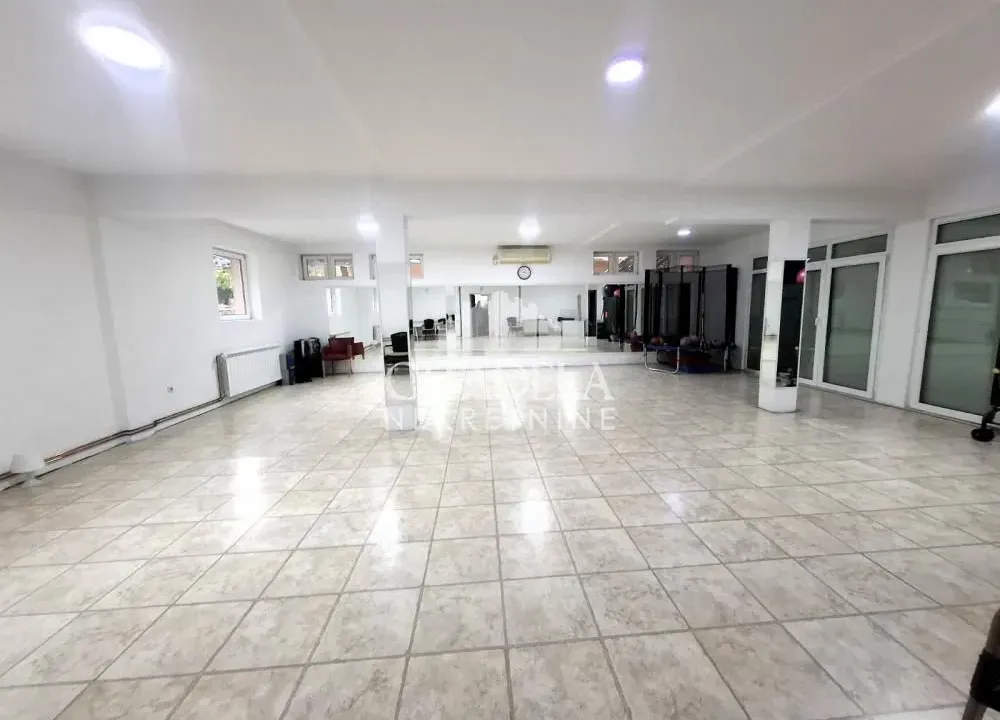 Rent, office space, 90m², Skojevsko Naselje, Beograd