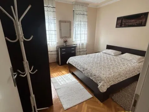 Rent, two bedroom apartment, 68m², Savski Venac, Beograd - image 11
