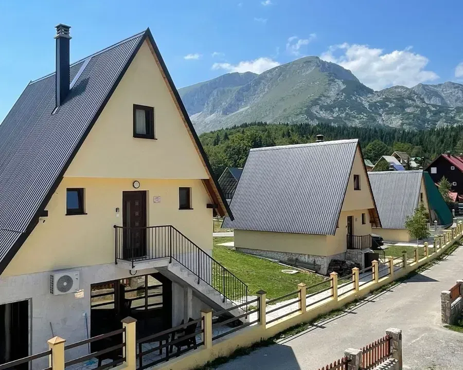 Sale, house, 218m², Motički gaj, Žabljak