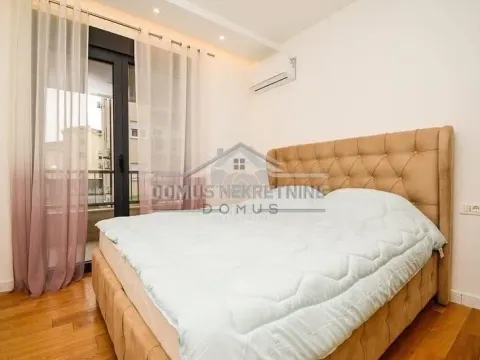 Rent, two bedroom apartment, 65m², Blok 9, Podgorica - image 8