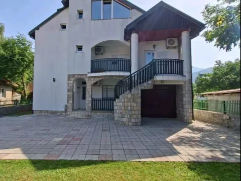 Prodaja, kuća, 306m², Centar, Kolašin - image 2