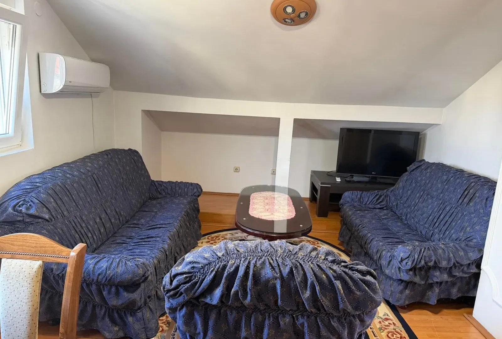 Izdavanje, dvosoban stan, 60m², Zagorič, Podgorica