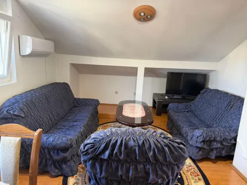 Izdavanje, dvosoban stan, 60m², Zagorič, Podgorica - image 1