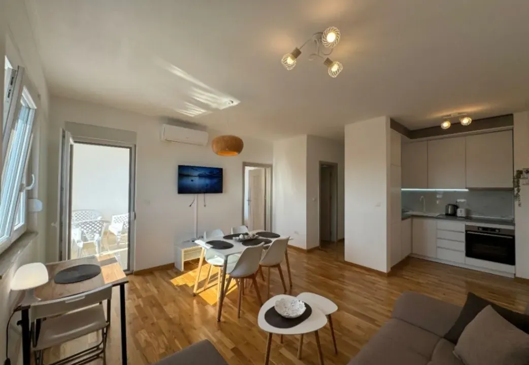 Stan-na-dan, dvosoban stan, 65m², Bečići, Budva