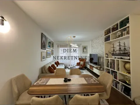 Izdavanje, dvosoban stan, 69m², Master Kvart, Podgorica - image 10