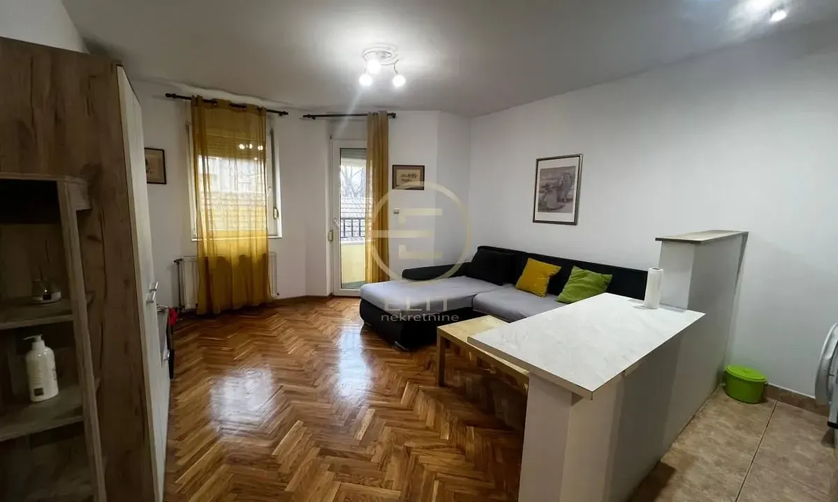 Prodaja, garsonjera, 26m², Socijalno, Novi Sad Sve Podlokacije