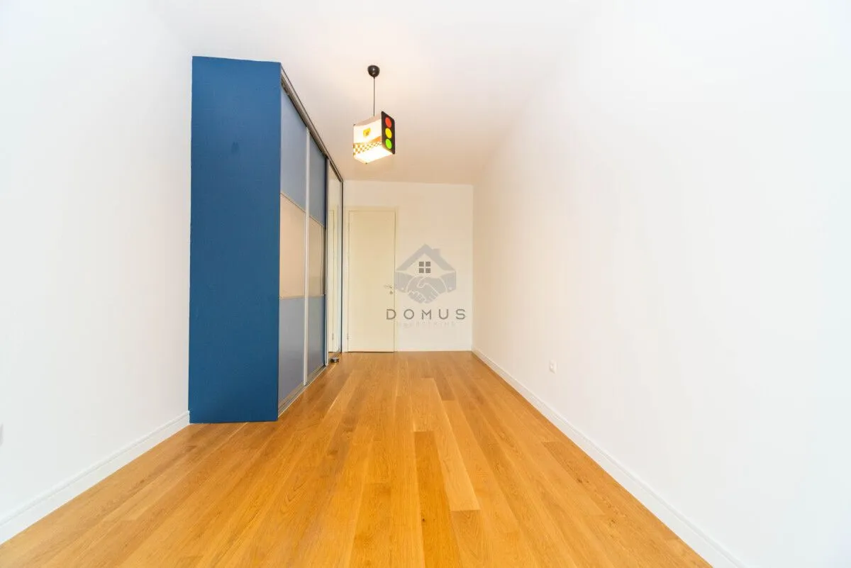 Izdavanje, trosoban stan, 108m², Podgorica, Crna Gora