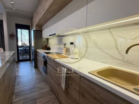 Prodaja, kuća, 165m², Petrovaradin, Novi Sad - image 11