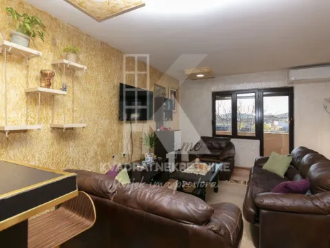 Sale, house, 330m², Zlatica, Podgorica - image 7