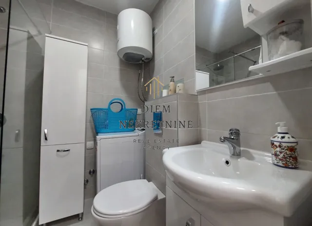 Izdavanje, jednosoban stan, 46m², Pod Kuk, Tivat