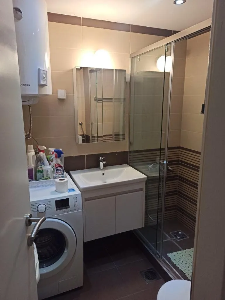 Izdavanje, dvosoban stan, 80m², Blok 6, Podgorica