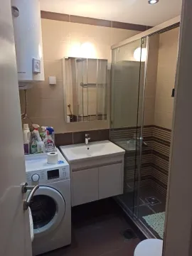 Izdavanje, dvosoban stan, 80m², Blok 6, Podgorica - image 4