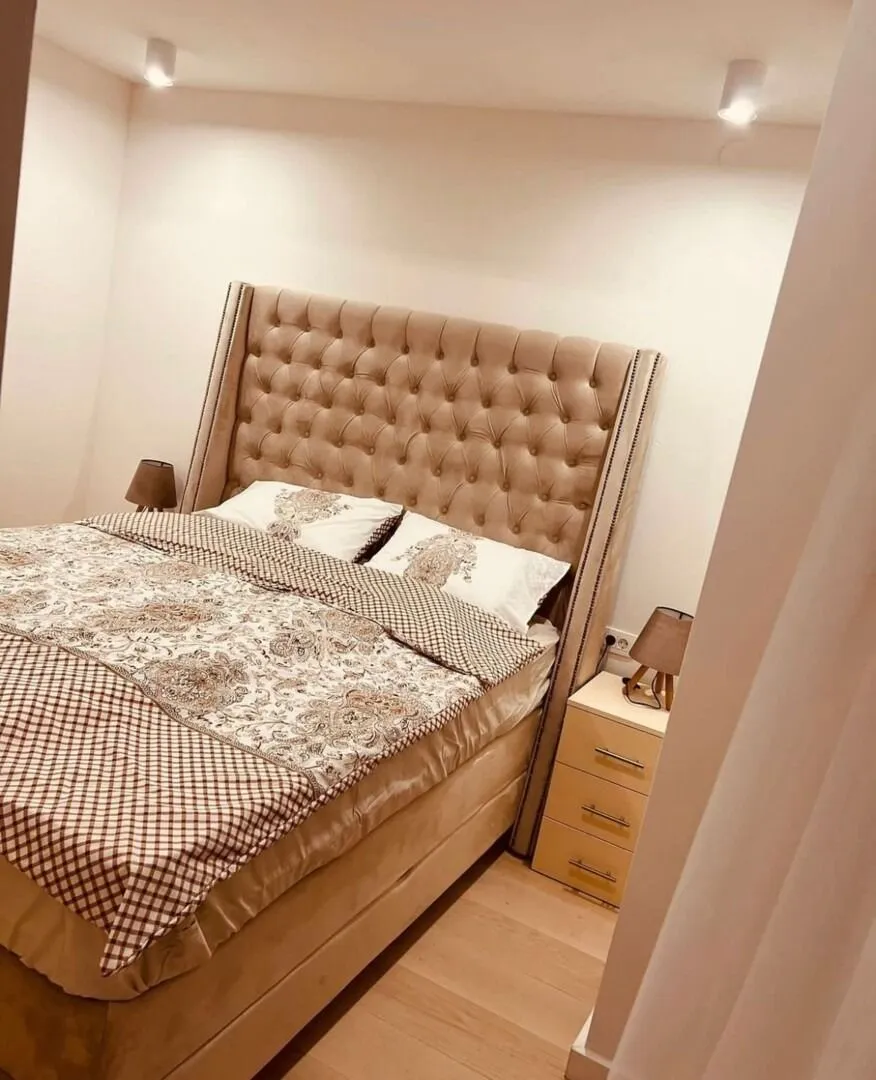 Izdavanje, jednosoban stan, 72m², Tivat, Crna Gora