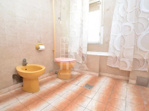 Sale, house, 240m², Dahna, Podgorica - image 17