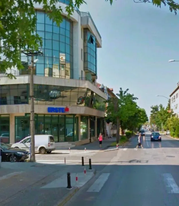 Izdavanje, dvosoban stan, 76m², Centar, Podgorica