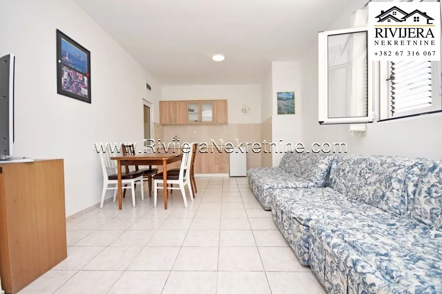 Prodaja, stan, 54m², Baošići, Herceg Novi