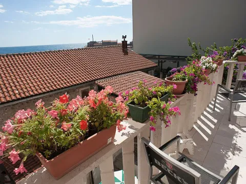 Sale, two bedroom apartment, 63m², Petrovac, Budva - image 11