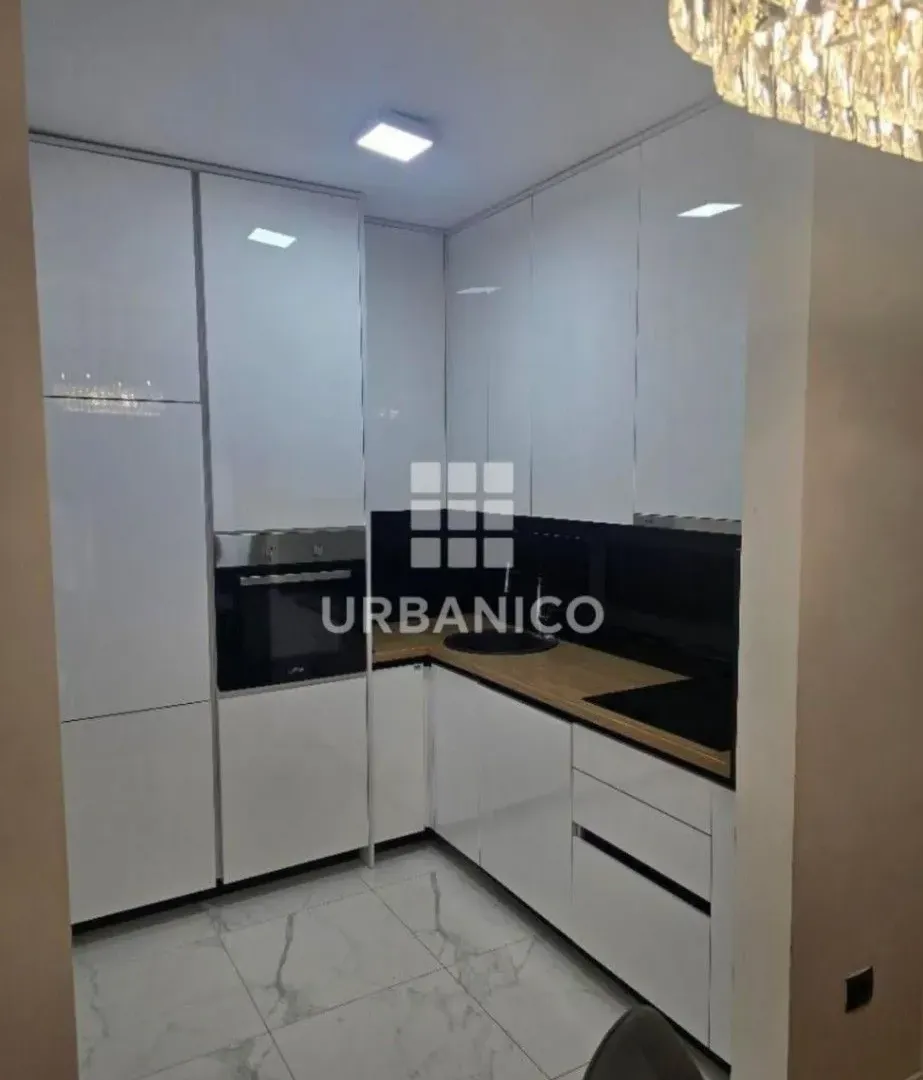 Izdavanje, trosoban stan, 130m², Preko Morače, Podgorica