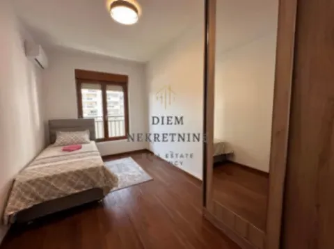 Izdavanje, dvosoban stan, 69m², Master Kvart, Podgorica - image 3