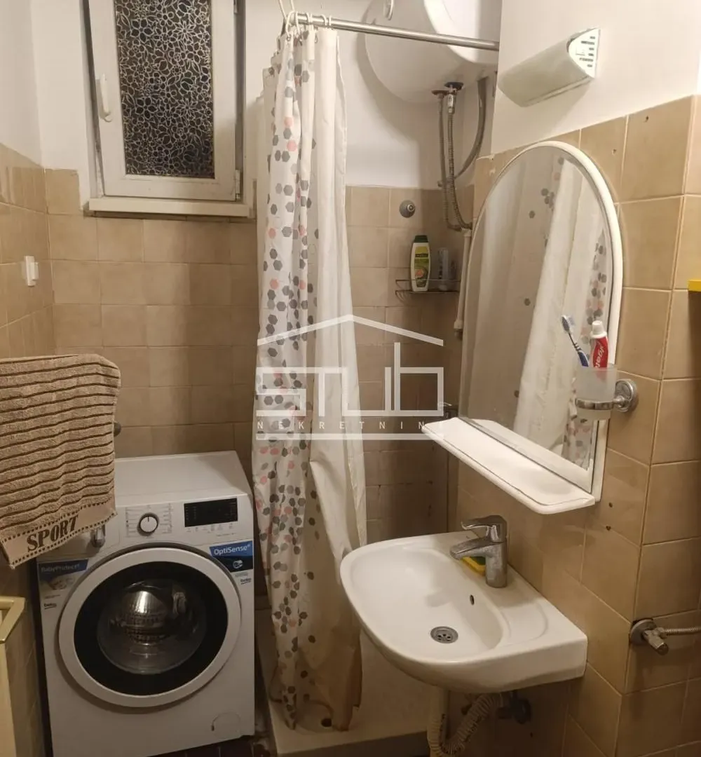 Prodaja, garsonjera, 27m², Golf Naselje, Beograd
