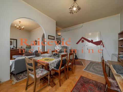 Prodaja, četvorosoban stan, 113m², Centar, Stara Pazova - image 3