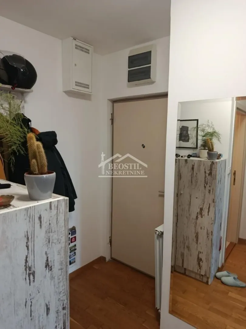 Prodaja, trosoban stan, 84m², Voždovac Sve Podlokacije, Beograd